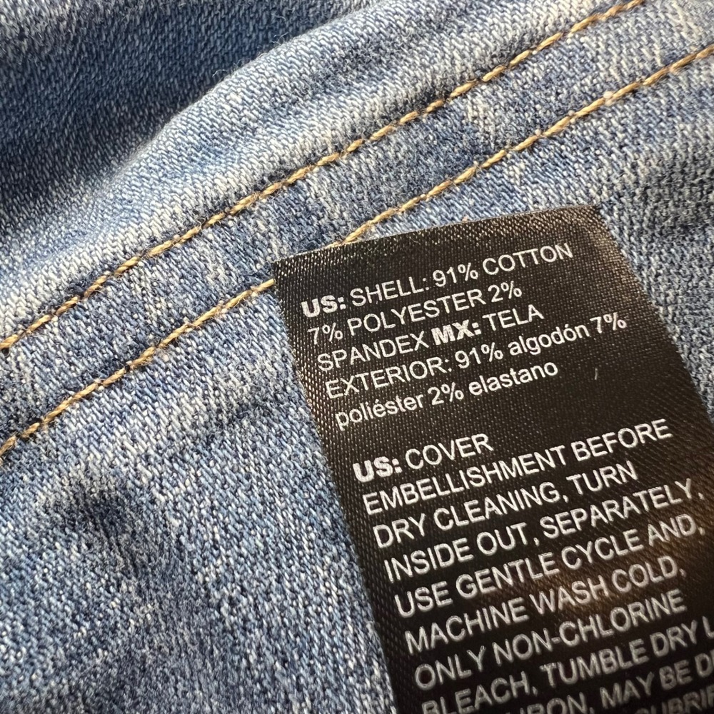 White House Black Market Denim Mini Skirt Medium Wash Chain Bit Detail Size 4 - Picture 8 of 8